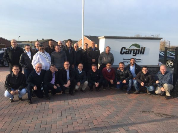 Nutron realiza viagem t&eacute;cnica para clientes de aves e su&iacute;nos na Europa