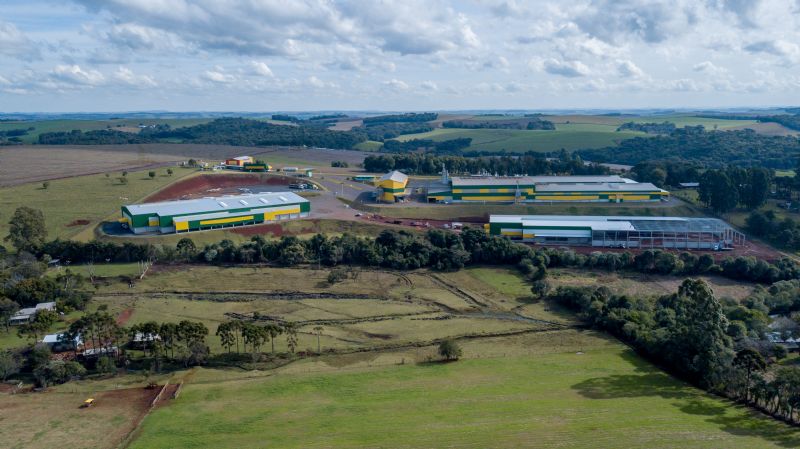 Tratamento de Sementes da Coopertradição trata mais de 365.000 sacas de sementes e garante maior segurança e produtividade ao produtor rural