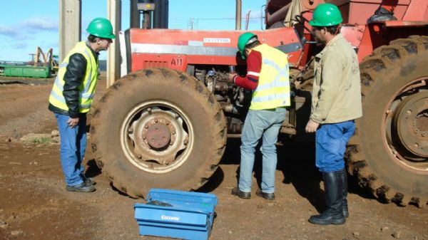 Sindicato Rural e Senar concluem curso de tratorista