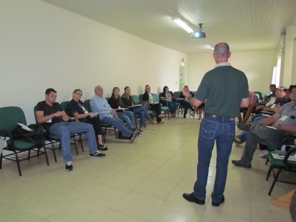 Sindicato Rural e Senar promovem Curso de Comunica&ccedil;&atilde;o e T&eacute;cnicas de Apresenta&ccedil;&atilde;o