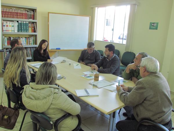 Comiss&atilde;o Organizadora do II Simp&oacute;sio Regional da Bovinocultura de Leite define detalhes do evento